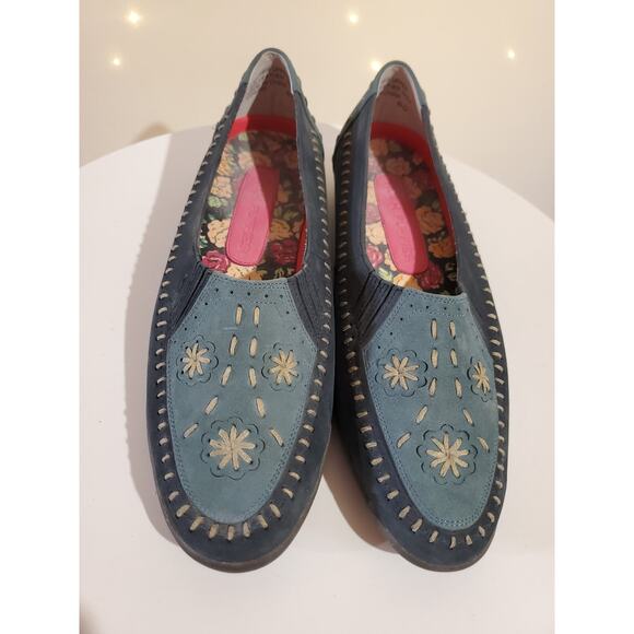 Hush Puppies Comfort Zone Blue Leather Embroidered Loafer Moccasins Womens 6 - Picture 1 of 11